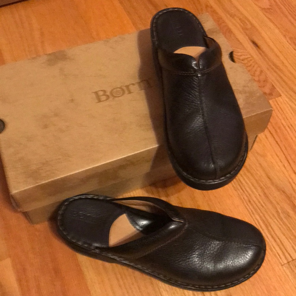 Brand new in box Born shoes/clog